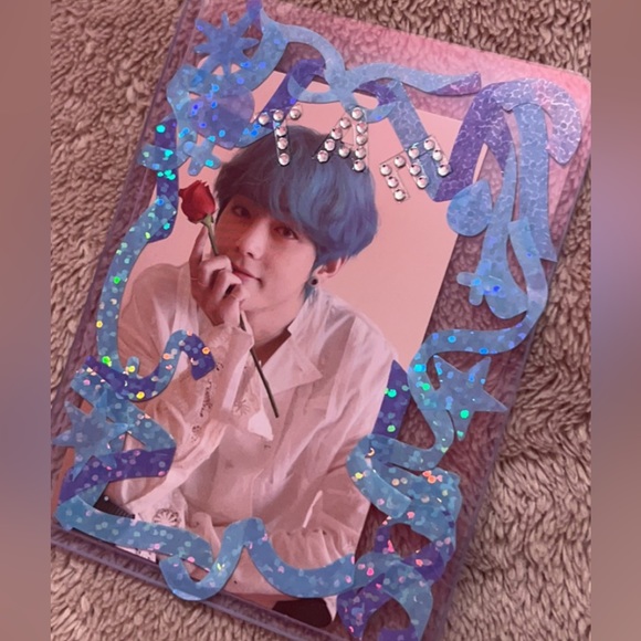 Taehyung decorated photocard holder - Picture 2 of 4